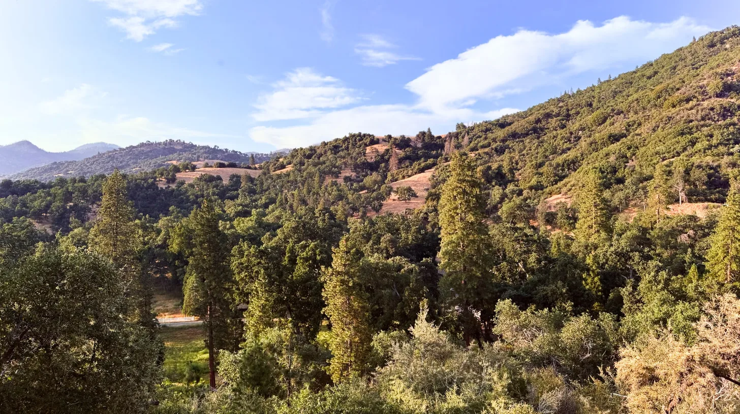 A mountain landscape near Pine Flat in the Sierra Nevada foothills